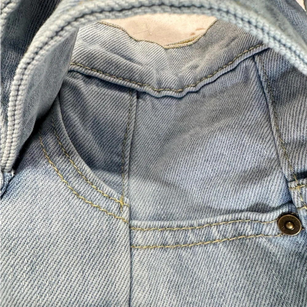 Light Wash Denim Belted High Rise Pleated Jean Shorts Just Fab Stranger Things